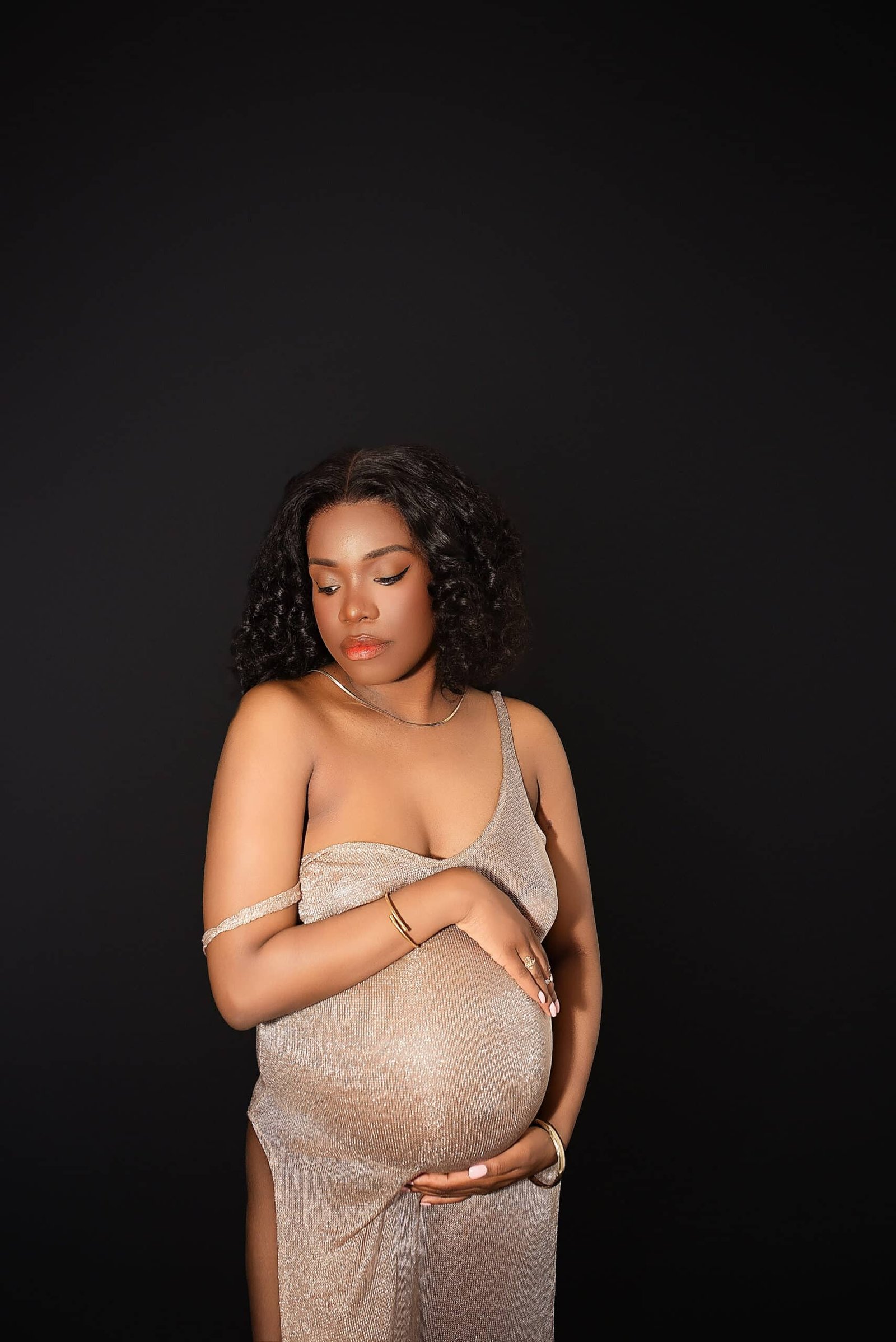 Hamilton maternity photographer elegant portrait expecting mother