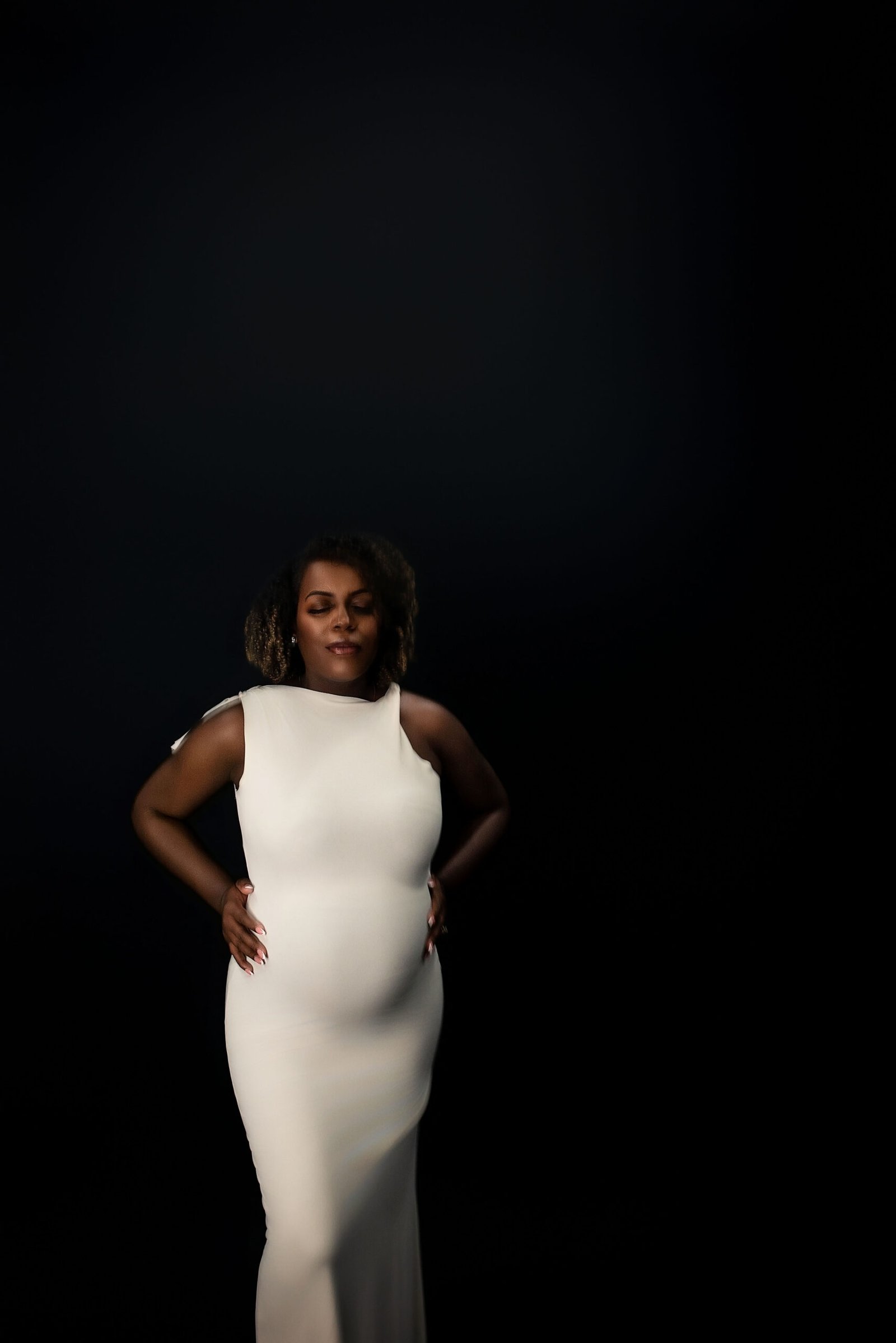 Luxury maternity photographer Hamilton Ontario heirloom portrait